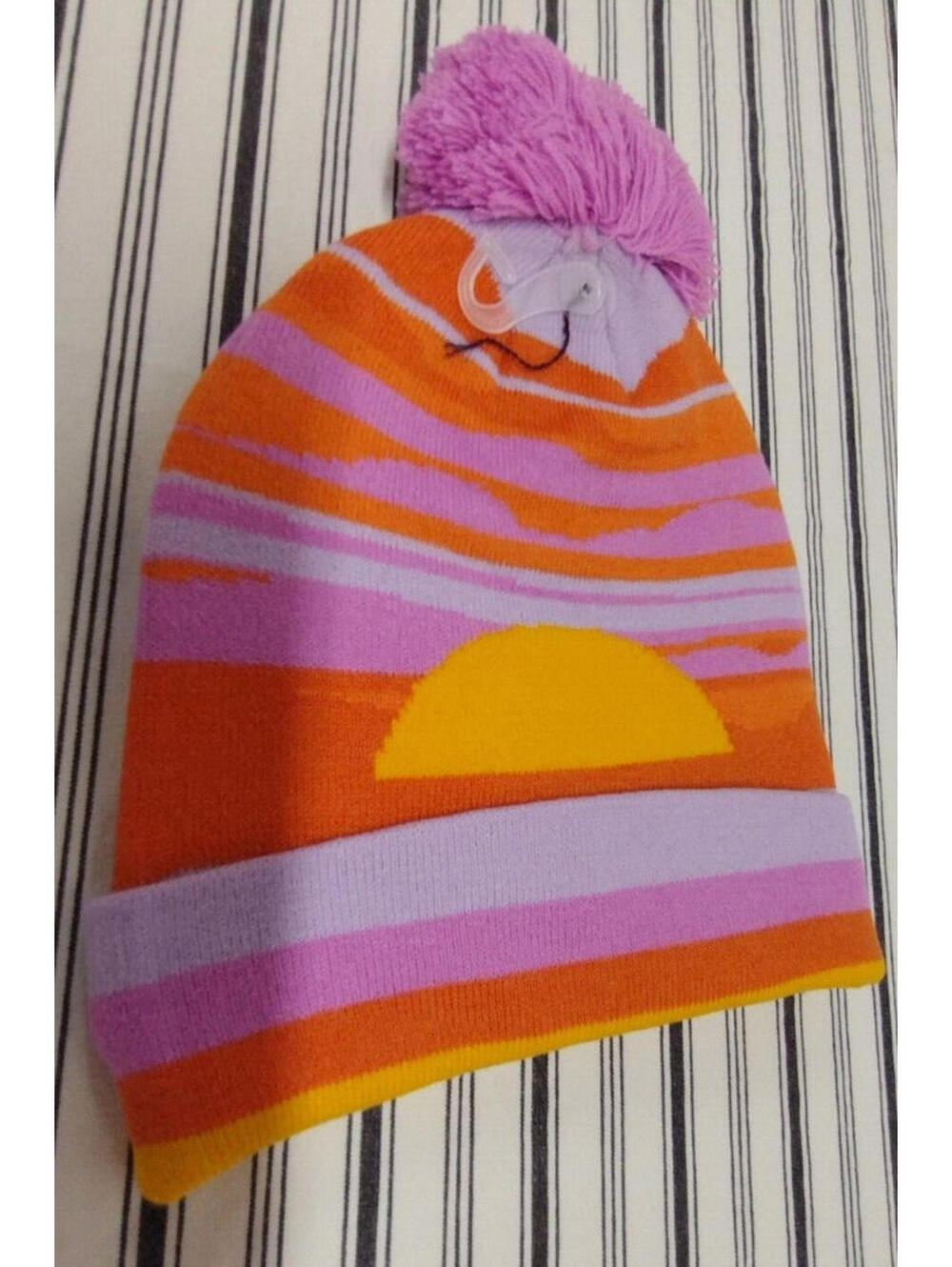 NEW Beanie Sun Sunrise Scene Vibrant Happy Colors Yellow Orange Pink Retro 70s - Picture 8 of 15